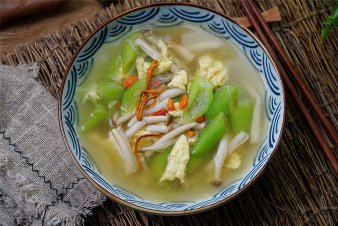 Món canh mát bổ mà lại giúp làm đẹp da thế này, các chị em mau mau thêm vào thực đơn ngay! - Ảnh 5. Món canh mát bổ mà lại giúp làm đẹp da thế này, các chị em mau mau thêm vào thực đơn ngay! - Ảnh 5.