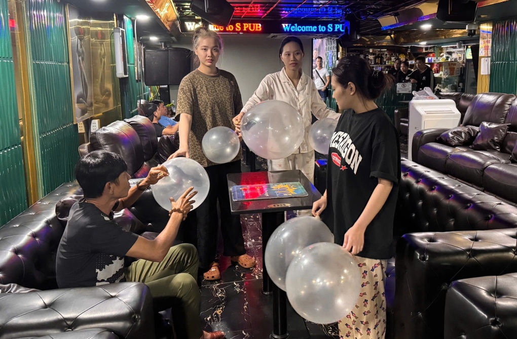 Công an TPHCM bắt chủ quán S Pub ở Bùi Viện - 2