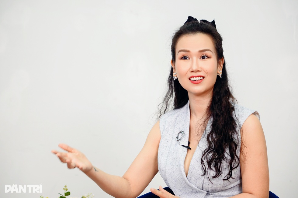 Võ Hạ Trâm lấy chồng Ấn Độ: Sống tiết kiệm, chồng đưa tiền vợ quản lý - 1 Võ Hạ Trâm lấy chồng Ấn Độ: Sống tiết kiệm, chồng đưa tiền vợ quản lý - 1