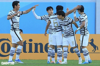 Cầu thủ sút tung lưới U23 Việt Nam giành danh hiệu "Vua phá lưới"