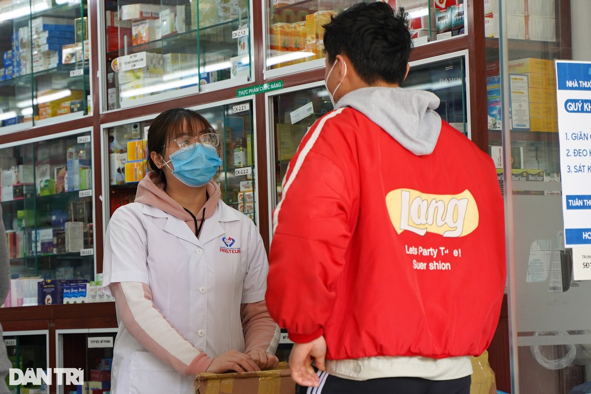 Thiếu đơn bác sĩ, người dân ngán ngẩm khi không được mua thuốc trị Covid-19 - 7 Thiếu đơn bác sĩ, người dân ngán ngẩm khi không được mua thuốc trị Covid-19 - 7