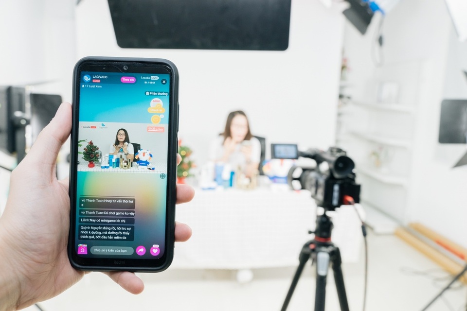 Dân buôn online bỏ túi 13 tỷ đồng/ngày trong lễ hội mua sắm - 2 Dân buôn online bỏ túi 13 tỷ đồng/ngày trong lễ hội mua sắm - 2