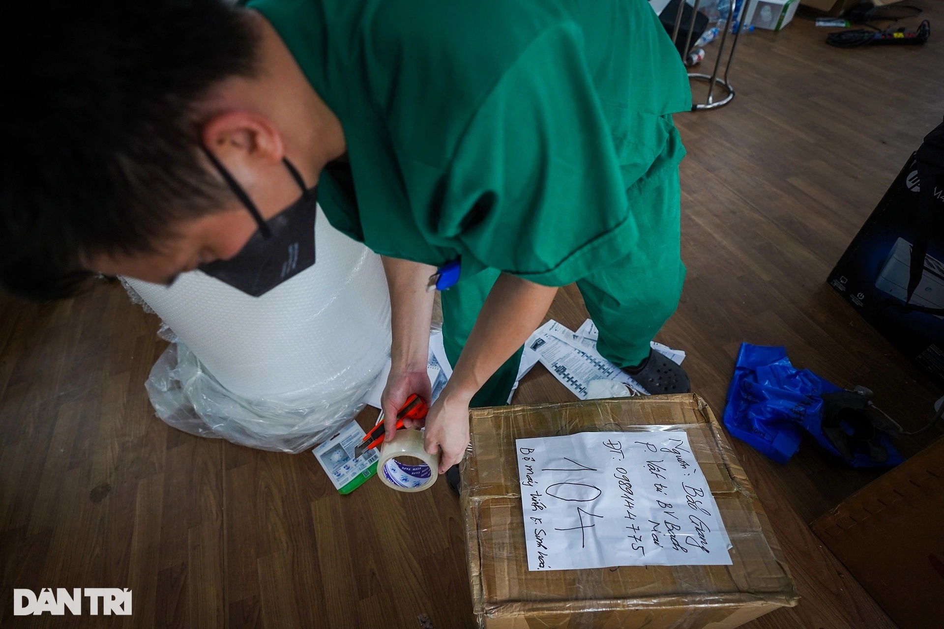 Y bác sĩ Bệnh viện Bạch Mai rời TPHCM sau 2 tháng chi viện chống dịch - 8