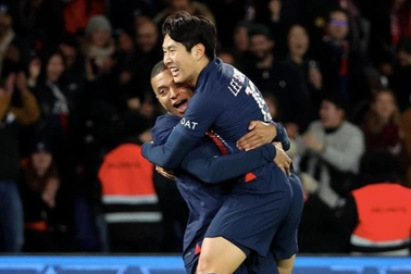 Ngôi sao Hàn Quốc ghi bàn, PSG trở lại ngôi đầu Ligue 1