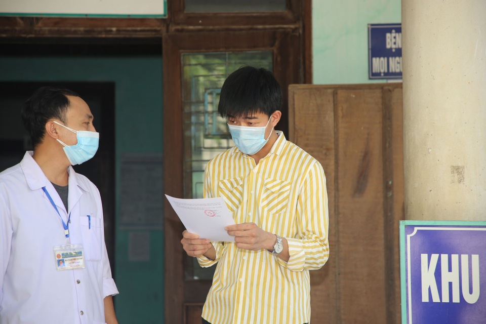 Tiếp tục có thêm nhiều bệnh nhân Covid-19 được xuất viện - 2 Tiếp tục có thêm nhiều bệnh nhân Covid-19 được xuất viện - 2