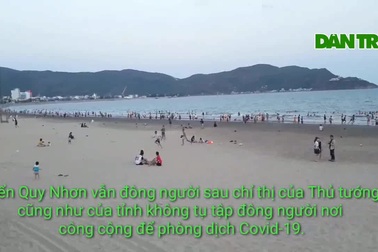 Biển Quy Nhơn, tỉnh Bình Định vẫn đông nghịt người dân tắm biển