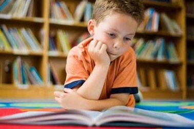 Chăm đọc sách, trẻ ít bị trầm cảm