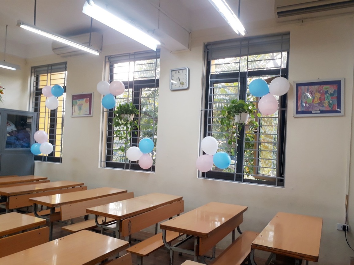 Hà Nội: Buổi học đầu tiên của lớp 1-6 sau 11 tháng đóng cửa trường - 2 Hà Nội: Buổi học đầu tiên của lớp 1-6 sau 11 tháng đóng cửa trường - 2