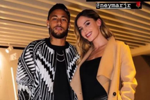 Neymar "yêu lại từ đầu" với cô bạn gái cũ xinh đẹp?