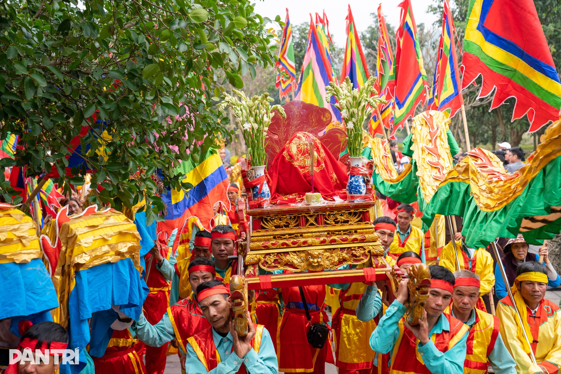 Ngôi chùa lớn nhất Việt Nam đông nghịt người những ngày đầu năm - 9 Ngôi chùa lớn nhất Việt Nam đông nghịt người những ngày đầu năm - 9