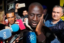 Người tị nạn nhận "quà" giáng sinh 400.000 euro