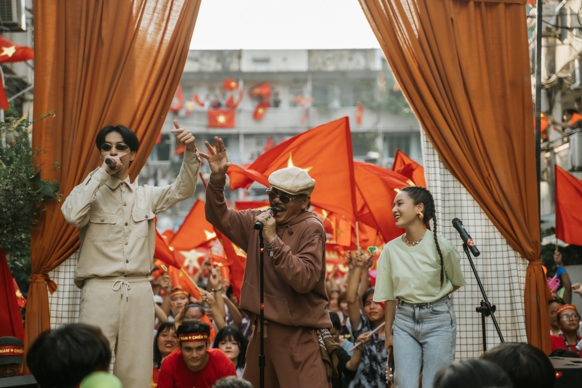 Đen Vâu nói gì khi ca từ của Đi trong mùa hè gây tranh cãi? - 2 Đen Vâu nói gì khi ca từ của Đi trong mùa hè gây tranh cãi? - 2