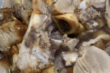 Du khách Hàn kể thói quen lạ lùng của người Việt trên mâm cơm đãi khách