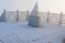 Mưa tuyết xuất hiện trên đỉnh Fansipan