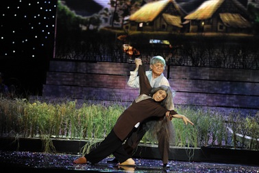 Thành Lộc, Hữu Châu cực hài hước trong liveshow Cẩm Ly