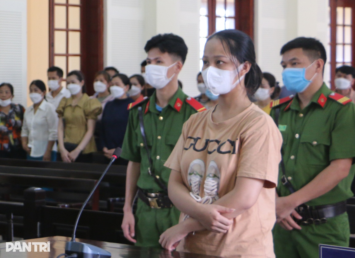 Ôm bụng bầu đi bay, thiếu nữ lĩnh án - 2 Ôm bụng bầu đi bay, thiếu nữ lĩnh án - 2