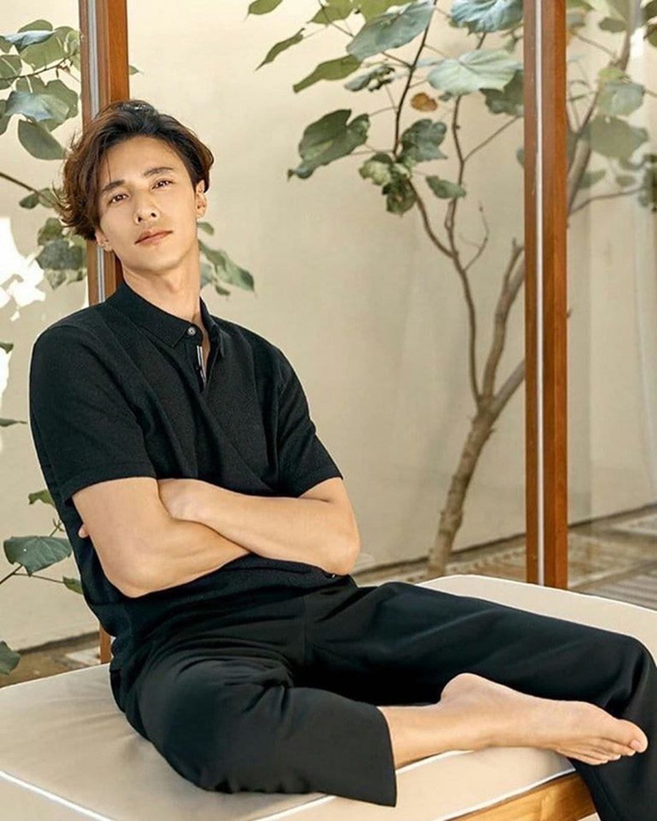 Mê mẩn trước vẻ ngoài “trẻ mãi không già” của “ông chú” Won Bin - 1 Mê mẩn trước vẻ ngoài “trẻ mãi không già” của “ông chú” Won Bin - 1