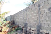 Phú Yên: Người dân phản ứng vì dự án du lịch xây tường rào cao 3m chắn lối đi!