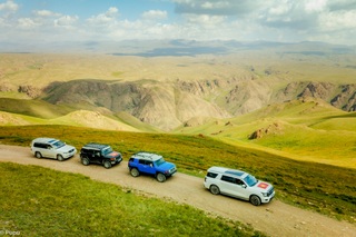 Vợ chồng ở Hà Nội tự lái 2.400km, ngủ lều du mục, khám phá Trung Á - 12