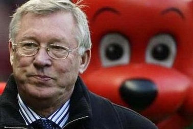 Santa Cruz: “HLV Ferguson đang ghen với Man City”