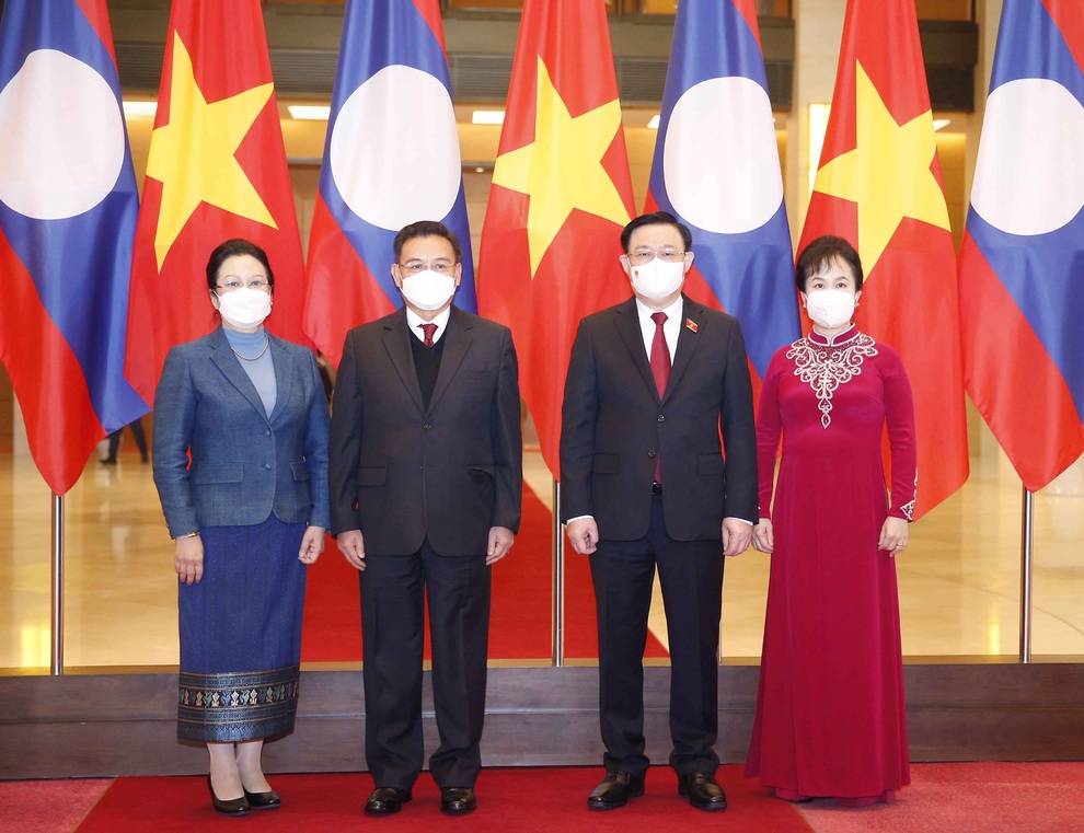 Chủ tịch Quốc hội Vương Đình Huệ hội đàm với Chủ tịch Quốc hội Lào - 1 Chủ tịch Quốc hội Vương Đình Huệ hội đàm với Chủ tịch Quốc hội Lào - 1