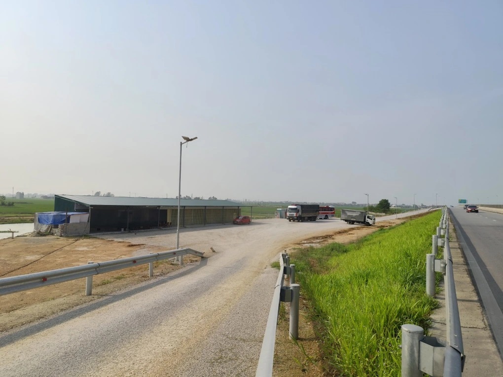 Thu ngân sách gần 1.000 tỷ đồng từ đấu thầu 8 trạm dừng nghỉ cao tốc - 1 Thu ngân sách gần 1.000 tỷ đồng từ đấu thầu 8 trạm dừng nghỉ cao tốc - 1