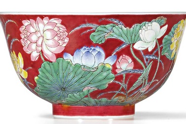 Chiếc bát sứ quý hiếm thời Khang Hy giá 190 tỷ đồng