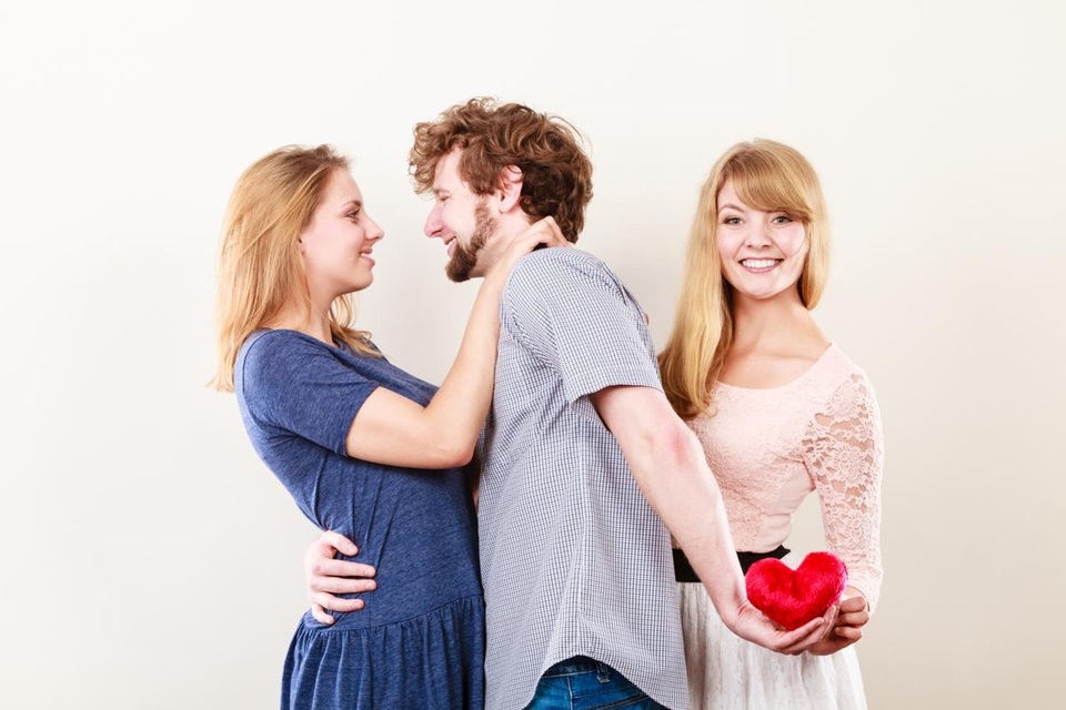 Làm gì khi có tình cảm với hai người một lúc? - 2 Làm gì khi có tình cảm với hai người một lúc? - 2