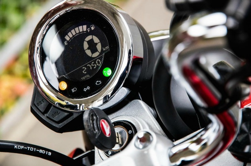 Đẹp lung linh xế khỉ Honda Monkey giữa mùa lá rụng - 11 Đẹp lung linh xế khỉ Honda Monkey giữa mùa lá rụng - 11