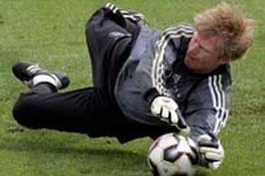 Luật việt vị mới và những rắc rối đầu tiên