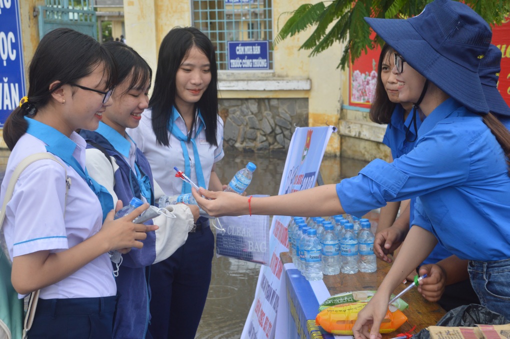 Thi tốt nghiệp THPT 2022: Chuẩn bị càng chi tiết, càng giảm bớt rủi ro - 3 Thi tốt nghiệp THPT 2022: Chuẩn bị càng chi tiết, càng giảm bớt rủi ro - 3
