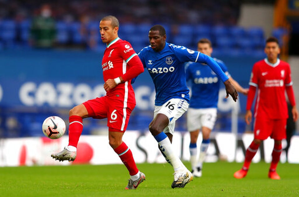 Everton 2-2 Liverpool: Màn rượt đuổi quyết liệt - 12 Everton 2-2 Liverpool: Màn rượt đuổi quyết liệt - 12