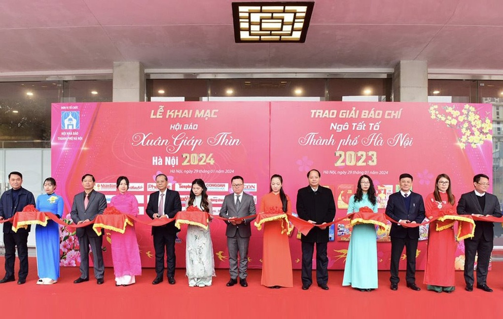 Hà Nội khai mạc Hội báo Xuân Giáp Thìn - 1 Hà Nội khai mạc Hội báo Xuân Giáp Thìn - 1