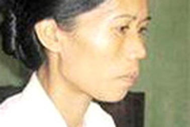 Người vợ bị nhốt vào chuồng chó xin ly hôn chồng