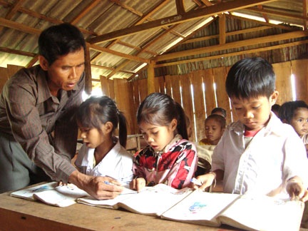 Ban soạn thảo trợ cấp nhà giáo lên tiếng hồi đáp công luận