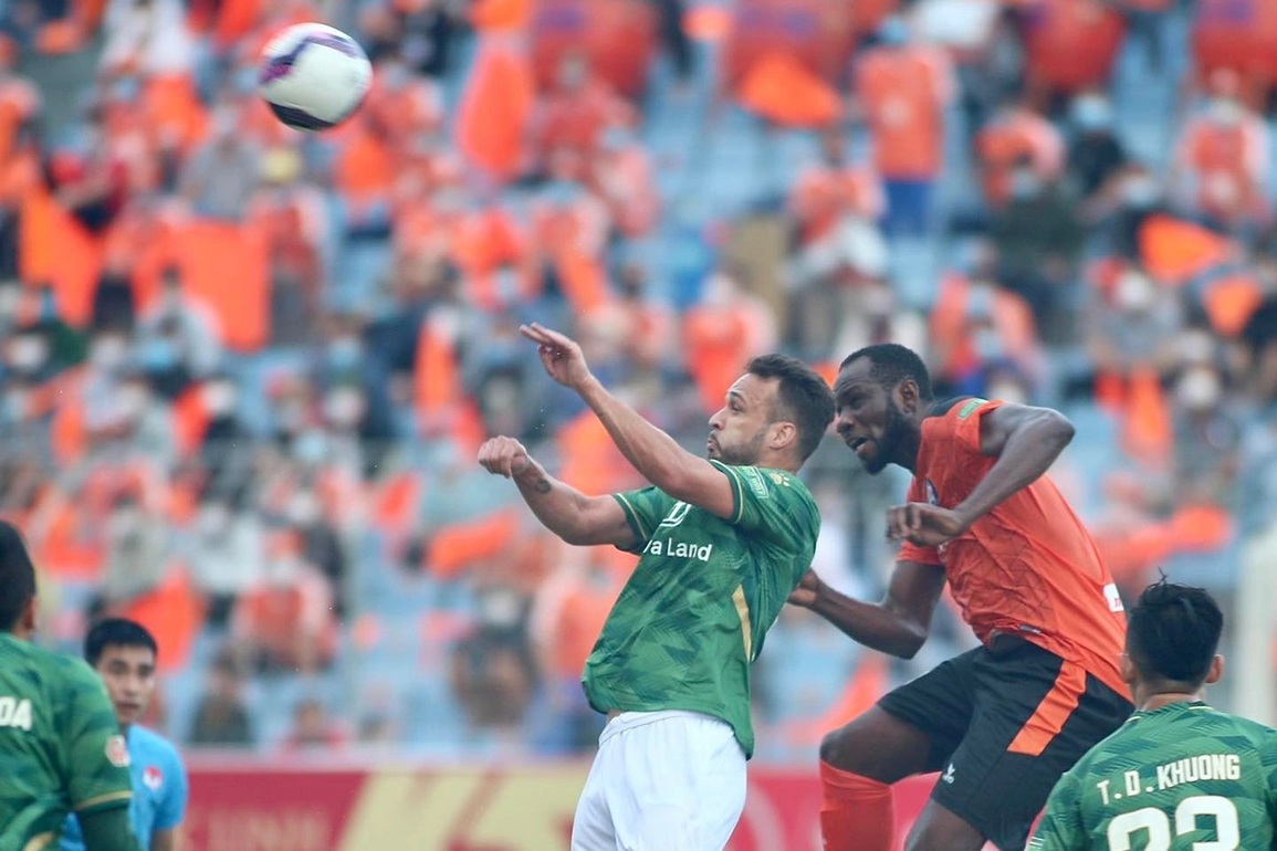 Hoàng Thịnh đá chính, CLB TPHCM hòa SHB Đà Nẵng trên sân đối phương - 2 Hoàng Thịnh đá chính, CLB TPHCM hòa SHB Đà Nẵng trên sân đối phương - 2