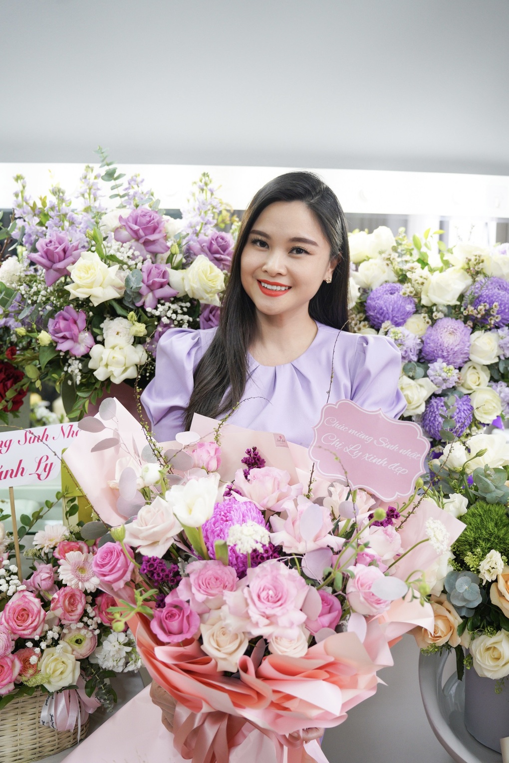 Lý giải gu ăn mặc xanh, tím của BTV Mùi Khánh Ly - 3 Lý giải gu ăn mặc xanh, tím của BTV Mùi Khánh Ly - 3