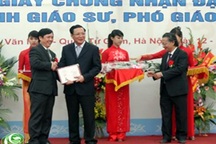 Người thứ hai được đề nghị công nhận đặc cách chức danh Giáo sư