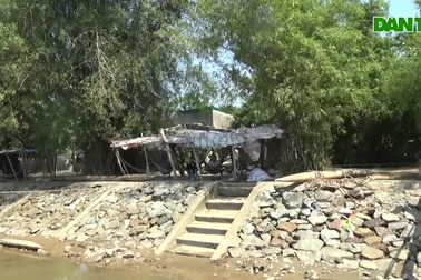 Người dân vạn chài Hòa Lam mòn mỏi chờ tái định cư