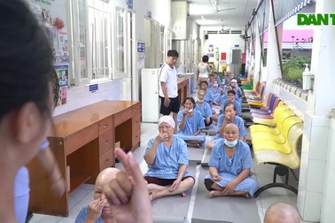 Lớp học yoga cho bệnh nhân ung thư