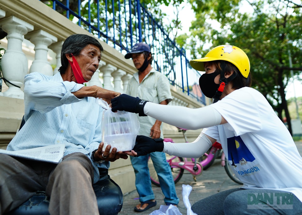 Suất ăn nghĩa tình giữa mùa Covid-19 - 6