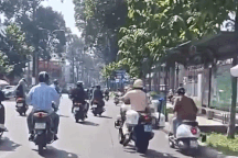 Làm rõ clip CSGT lái mô tô đặc chủng đạp ngã xe máy thanh niên ở TPHCM