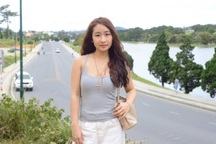 Giới trẻ đổ về check-in con dốc "nổi như cồn" ở Đà Lạt