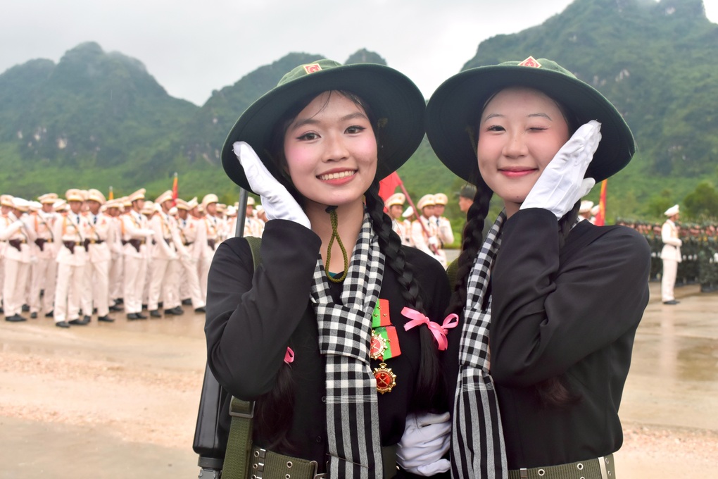 Nữ sinh TPHCM tham gia diễu binh ngày Quốc khánh: Cơ hội chỉ đến một lần - 2 Nữ sinh TPHCM tham gia diễu binh ngày Quốc khánh: Cơ hội chỉ đến một lần - 2