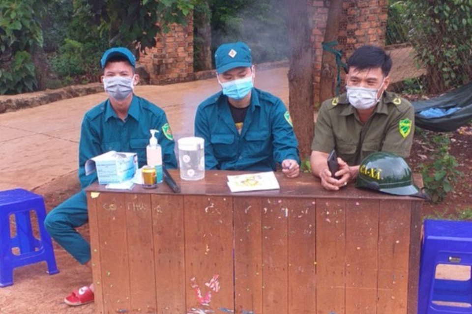 Nữ giáo viên trở về từ TPHCM mắc Covid-19, ba thôn ở Đắk Lắk bị phong tỏa - 1 Nữ giáo viên trở về từ TPHCM mắc Covid-19, ba thôn ở Đắk Lắk bị phong tỏa - 1