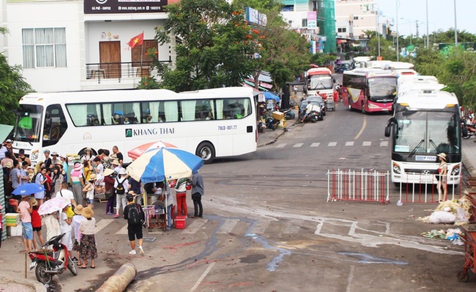 Nha Trang: Bổ sung hàng loạt bãi đỗ xe tạm, đón đầu phục vụ du lịch - 2 Nha Trang: Bổ sung hàng loạt bãi đỗ xe tạm, đón đầu phục vụ du lịch - 2