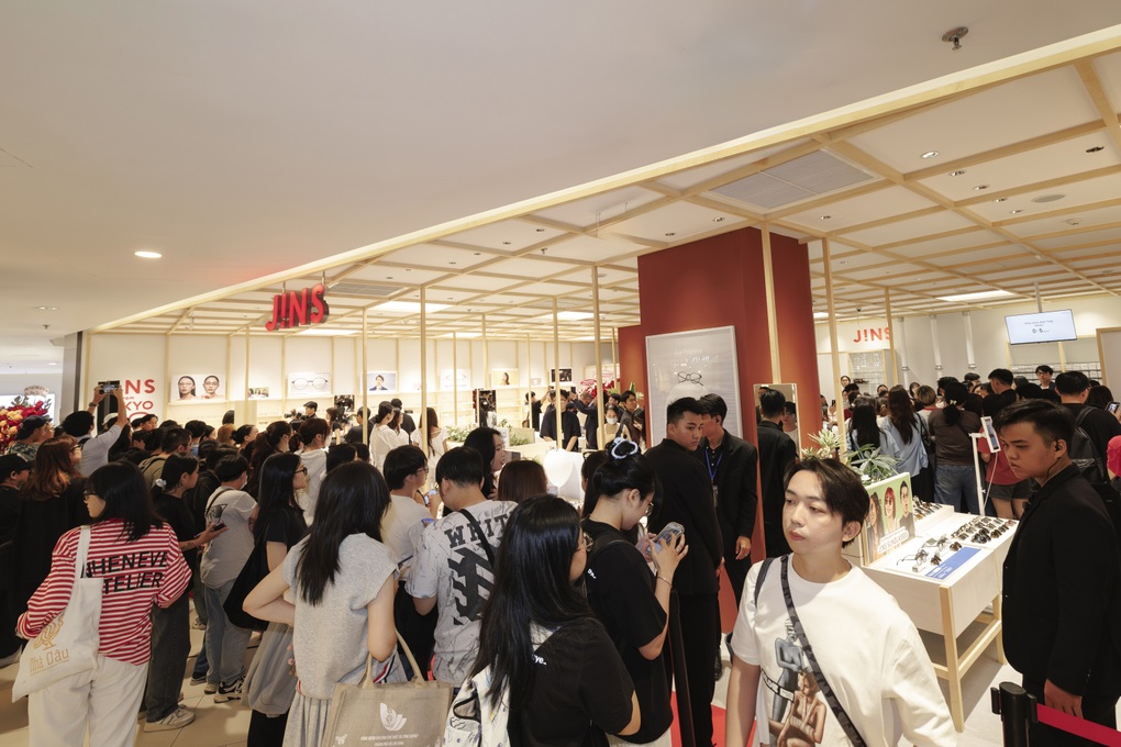 JINS khai trương cửa hàng đầu tiên tại Việt Nam - 3