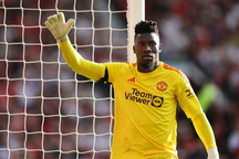 HLV Ten Hag ví thủ môn Onana với Schmeichel, De Gea