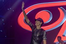 "Huyền thoại guitar" Steve Vai: "Trước khi qua đời, tôi muốn đến Việt Nam"