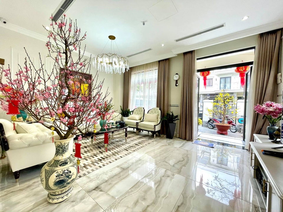 Vân Hugo lần đầu tiết lộ về con riêng của chồng sắp cưới - 5 Vân Hugo lần đầu tiết lộ về con riêng của chồng sắp cưới - 5